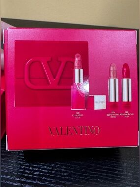 Rosso Valentino Couture Lipstick Set, a limited-edition makeup collection BNIB